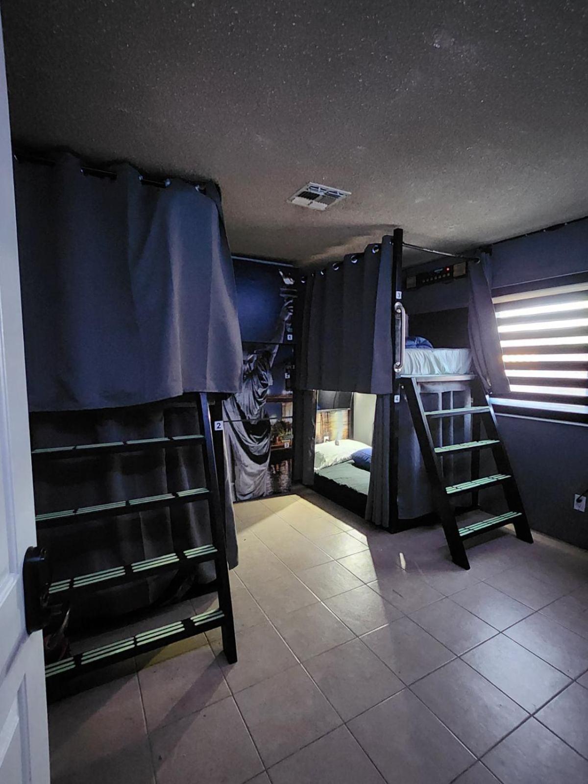 Orangewood & 51Ave Homestay - Not A Hotel Γκλέντεϊλ Εξωτερικό φωτογραφία